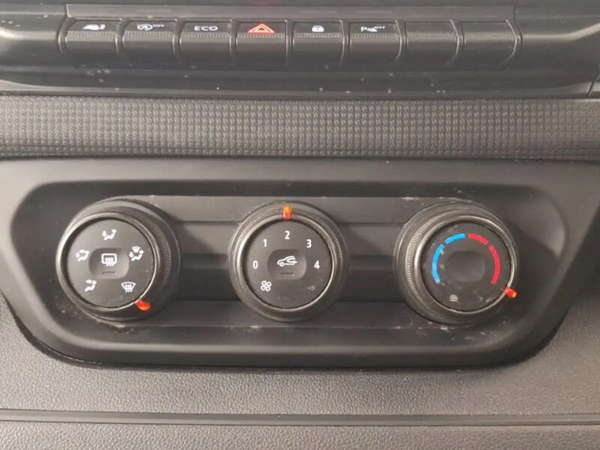 2022-renault-trafic-20dci-ll30-130-business-panel-big-9