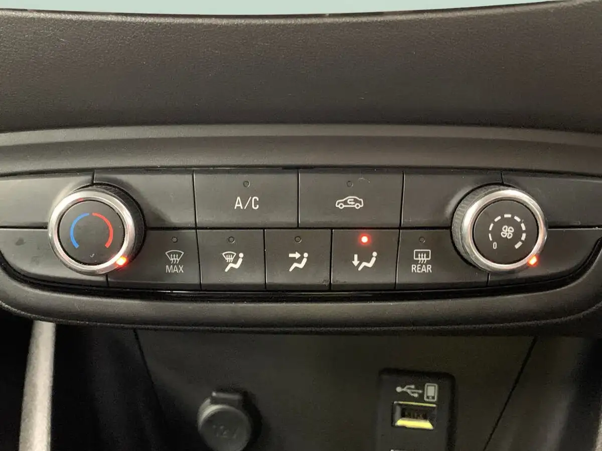 2020-vauxhall-crossland-x-12i-sri-nav-big-18
