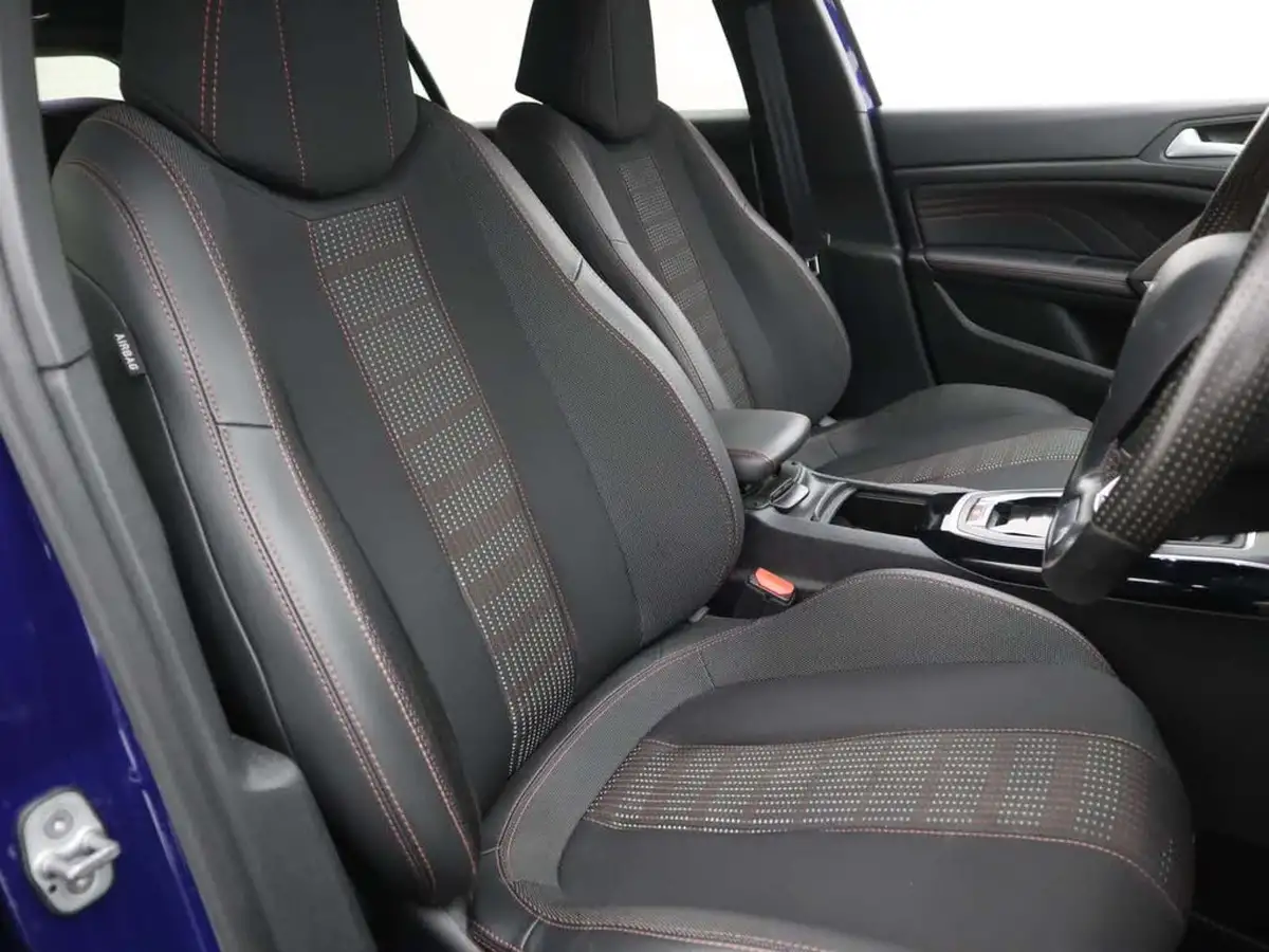 2019-peugeot-308-12-puretech-gt-line-big-10