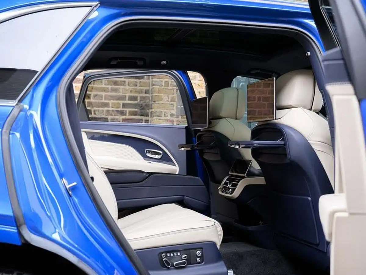 2024-bentley-bentayga-40-v8-extended-wheelbase-azure-big-38