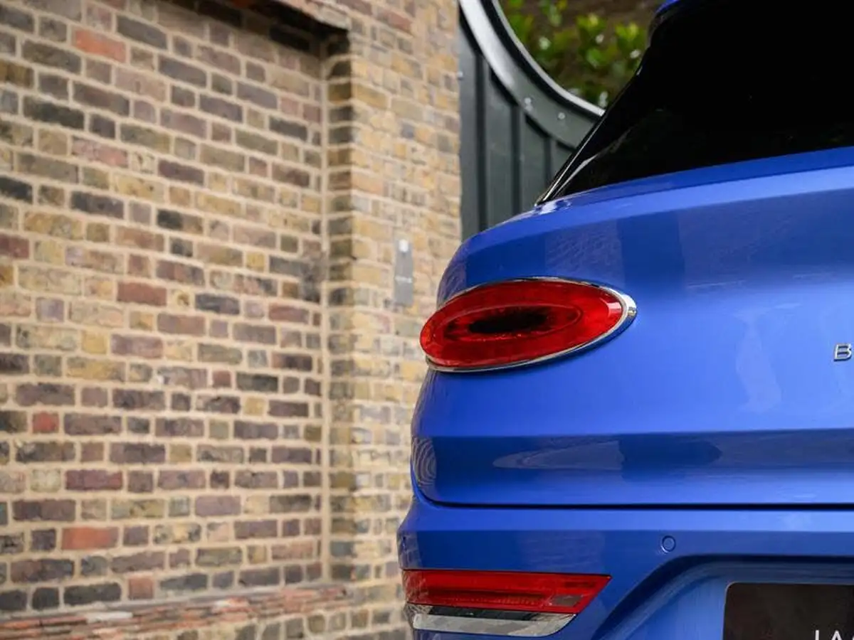 2024-bentley-bentayga-40-v8-extended-wheelbase-azure-big-66