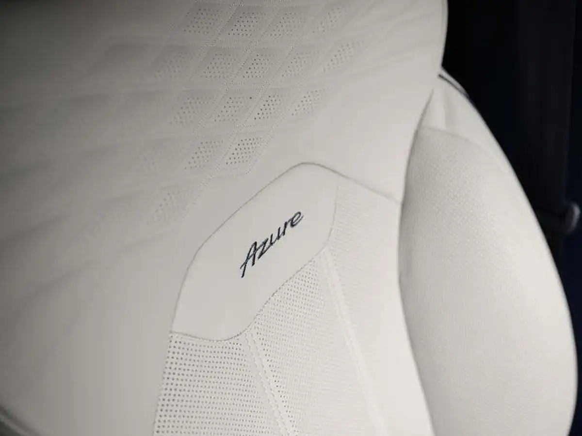 2024-bentley-bentayga-40-v8-extended-wheelbase-azure-big-14