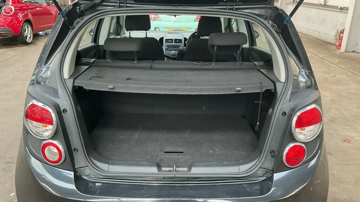 2012-chevrolet-aveo-14-ltz-99bhp-big-6