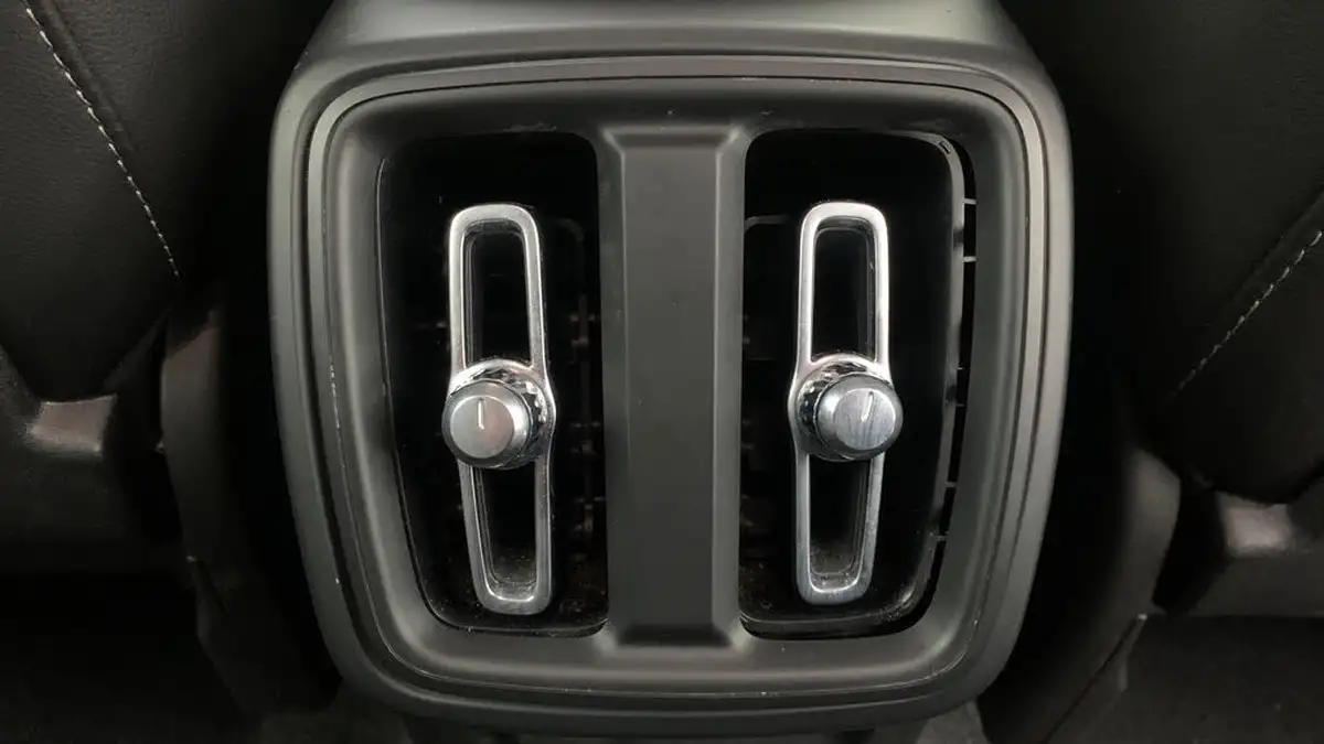 2020-volvo-xc40-20-b4-inscription-pro-big-27