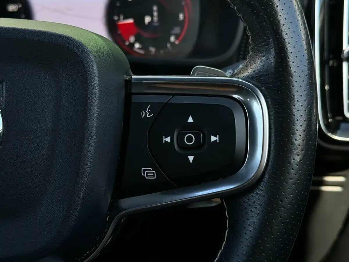 2019-volvo-xc40-20td-d4-r-design-pro-big-17