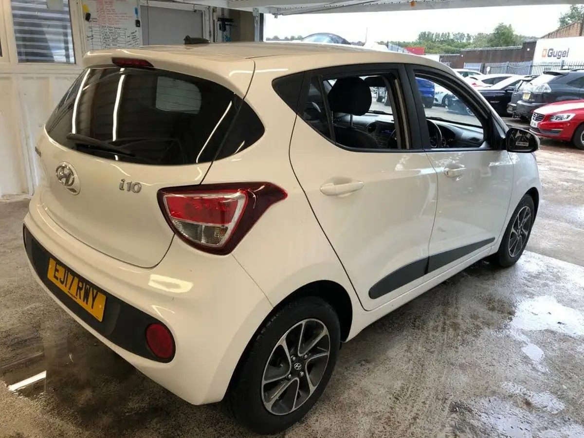 2017-hyundai-i10-10-premium-big-5