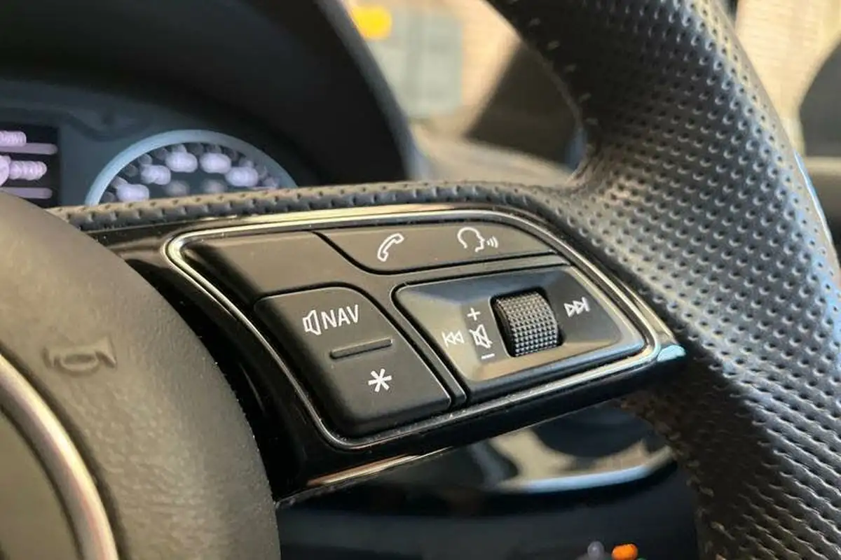 2019-audi-q2-10-30-tfsi-black-edition-big-24