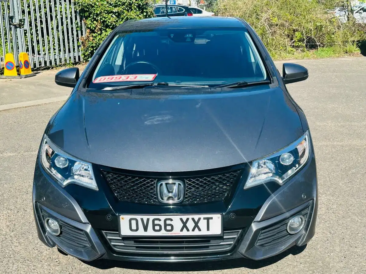 2016-honda-civic-18-i-vtec-se-plus-navi-hatchback-auto-big-7