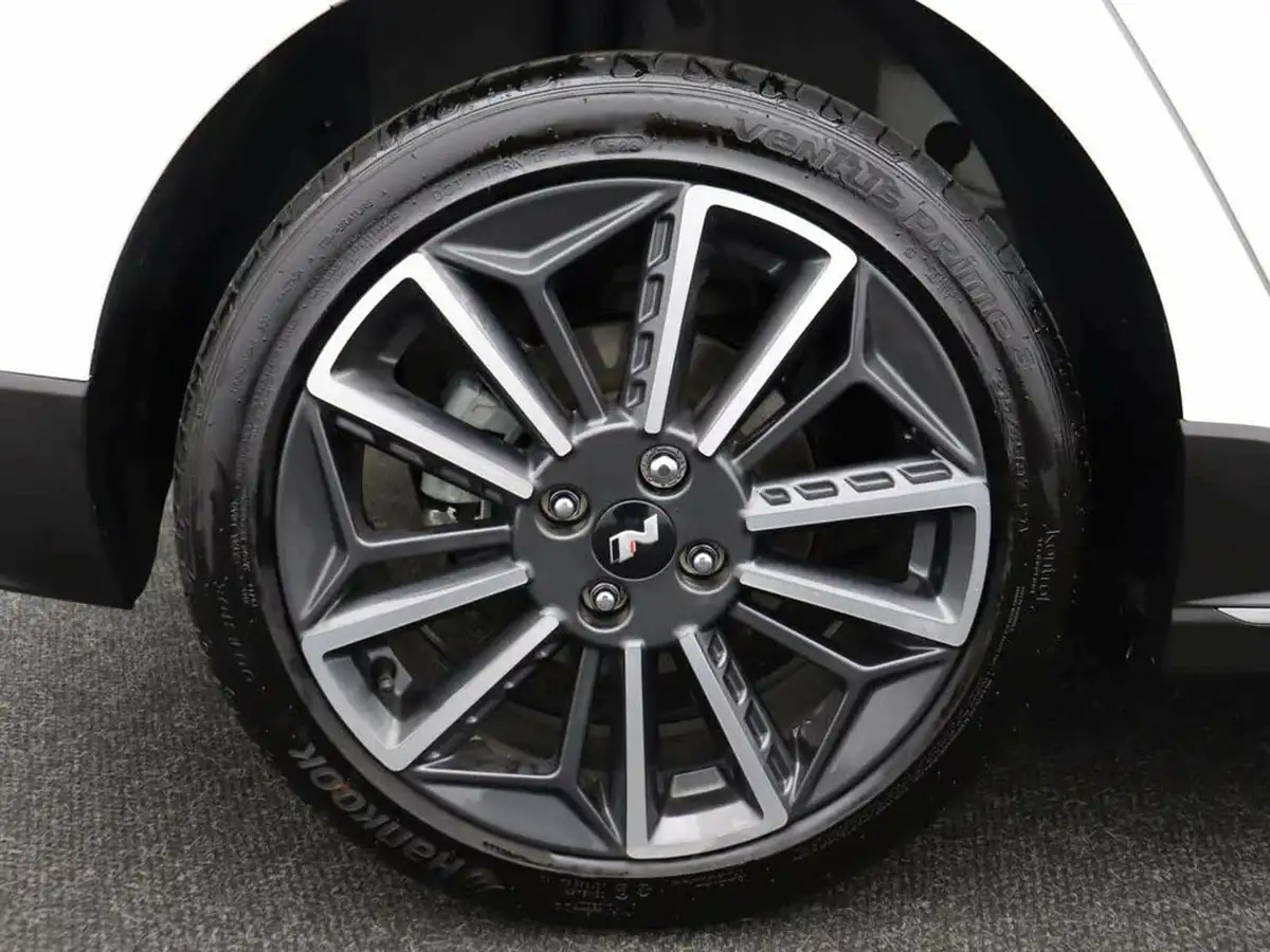 2024-hyundai-i20-10-t-gdi-n-line-dct-big-8