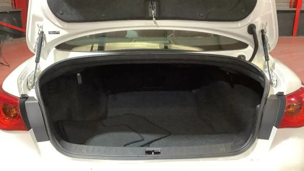 2014-infiniti-q50-22td-se-big-7