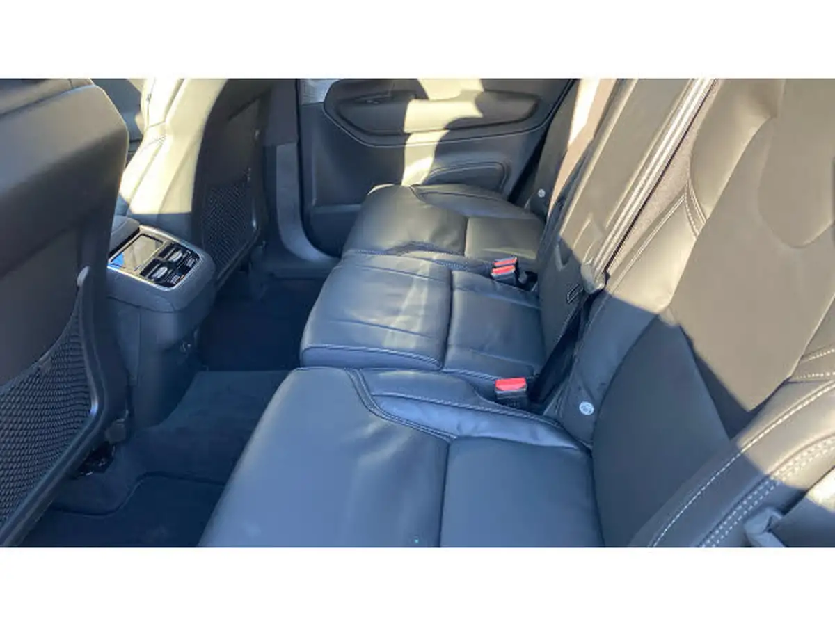 2024-volvo-xc90-20-b5-ultra-dark-big-32