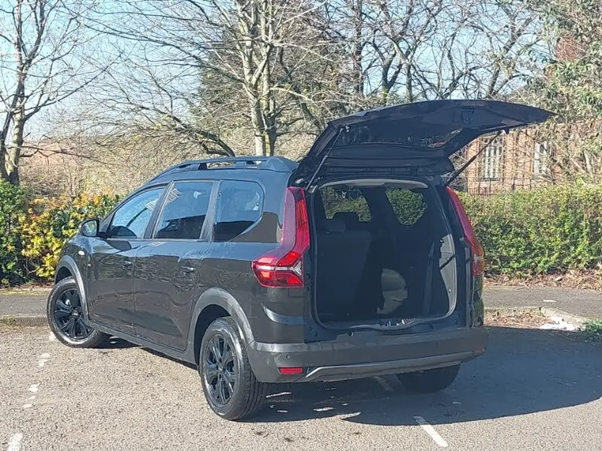 2024-dacia-jogger-16-tce-extreme-big-17