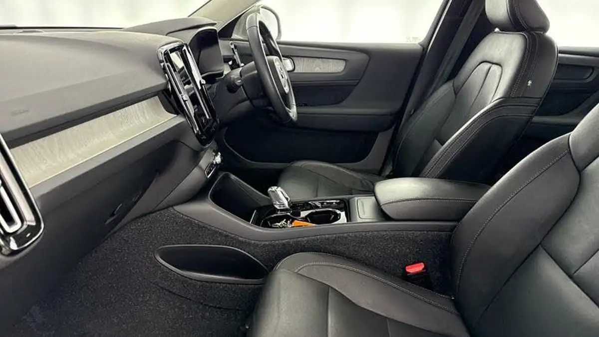 2020-volvo-xc40-20-b4-inscription-big-37