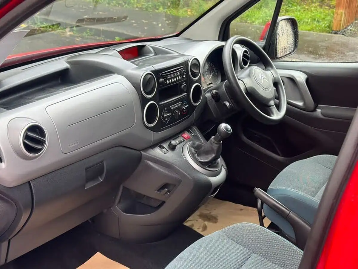 2016-citroen-berlingo-12-puretech-multispace-feel-big-22