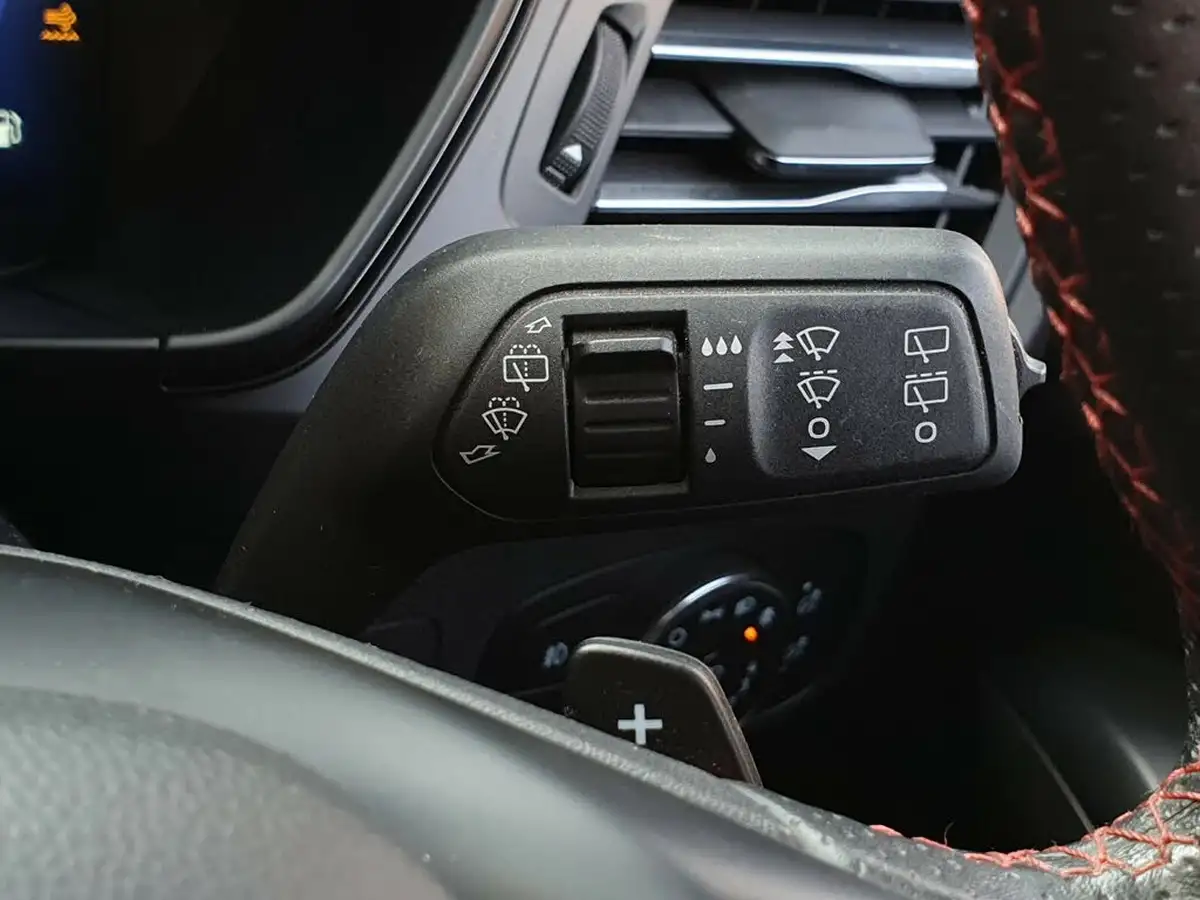 2020-ford-focus-15-st-line-x-estate-auto-big-24