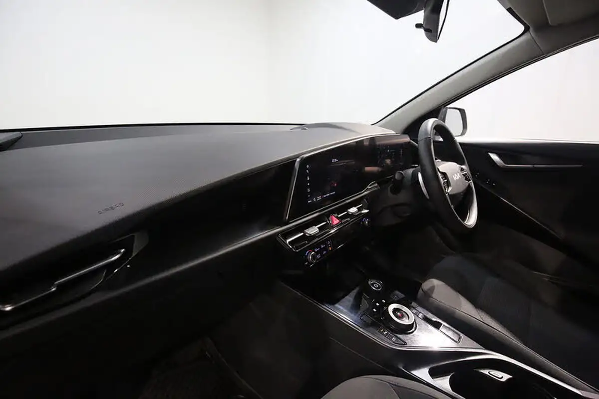2023-kia-niro-ev-e-2-big-18
