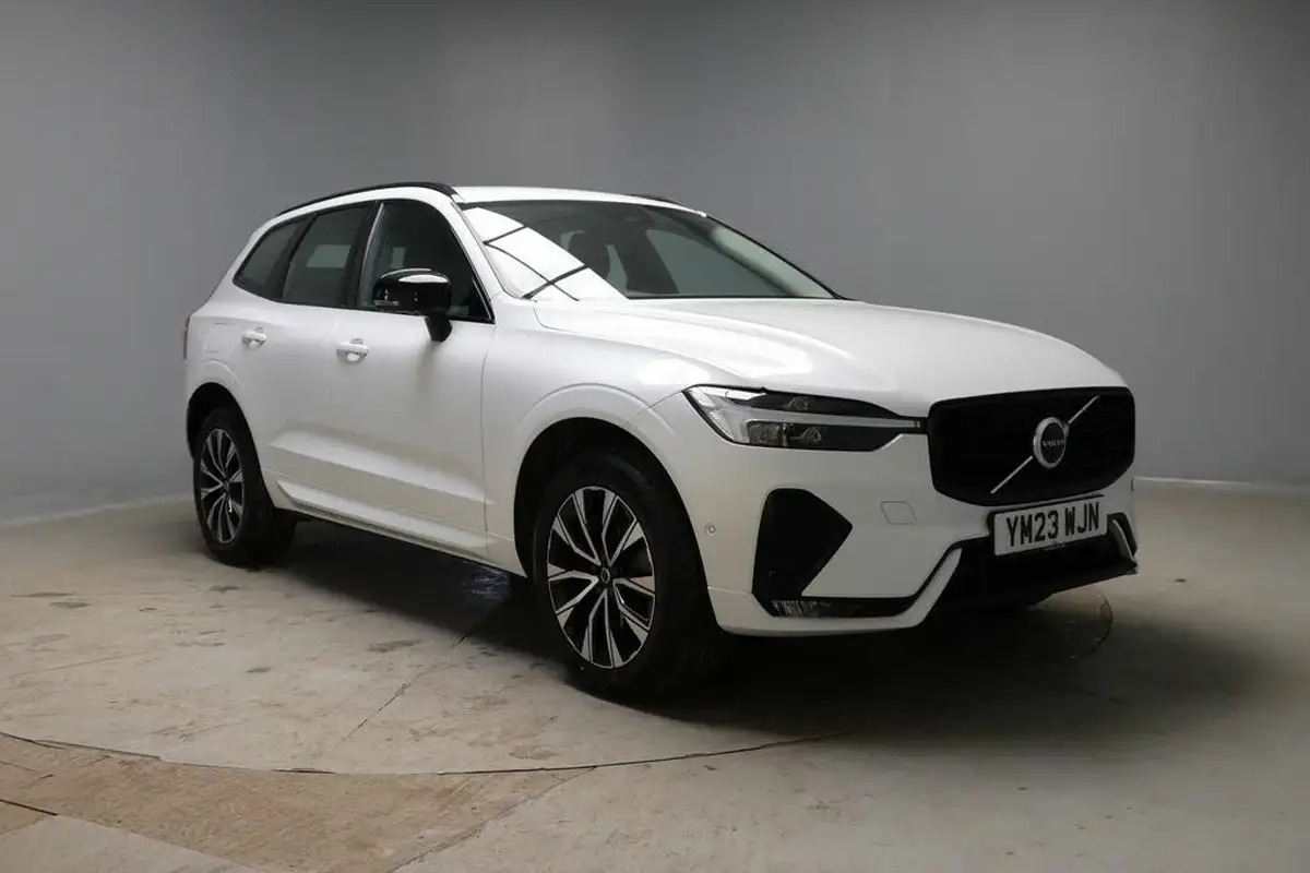2023-volvo-xc60-20-b5-plus-big-4