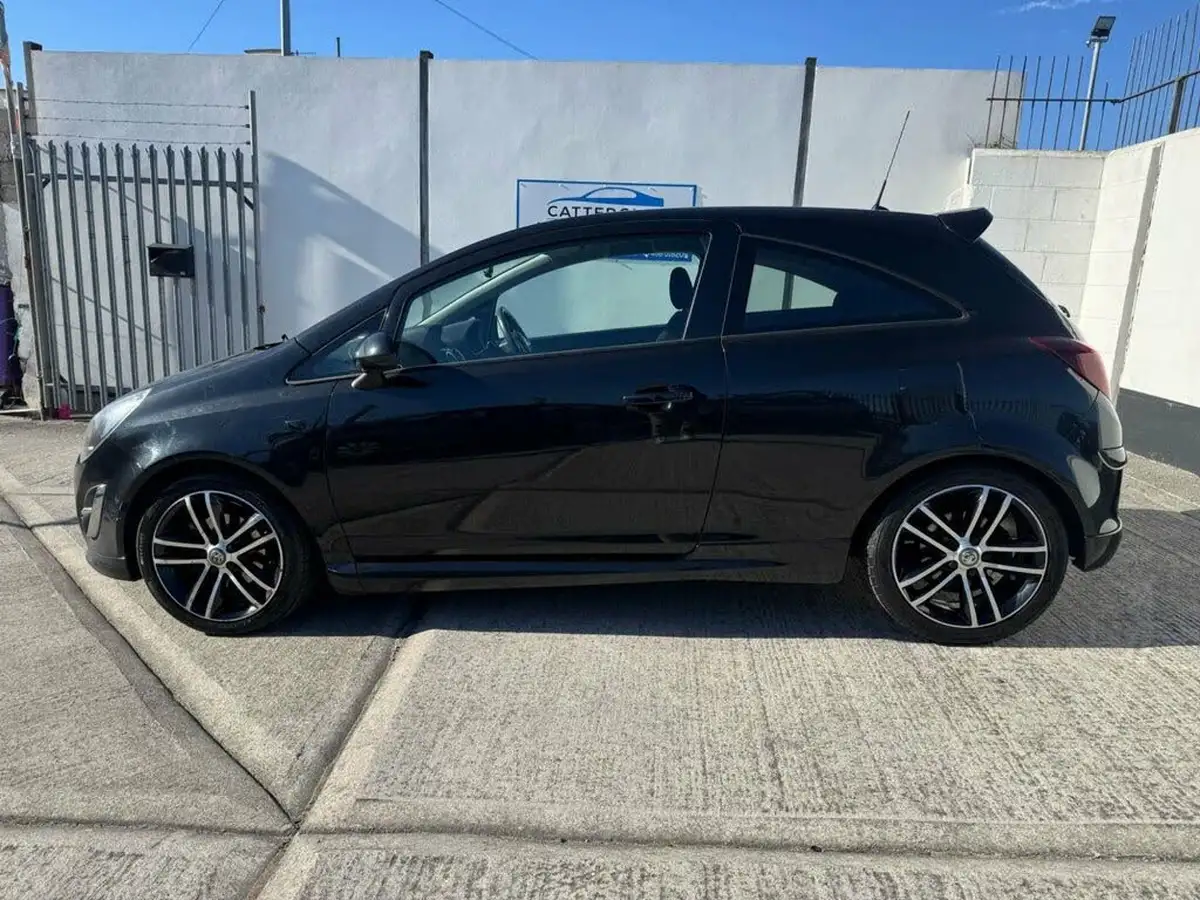 2014-vauxhall-corsa-14-black-edition-3d-big-1