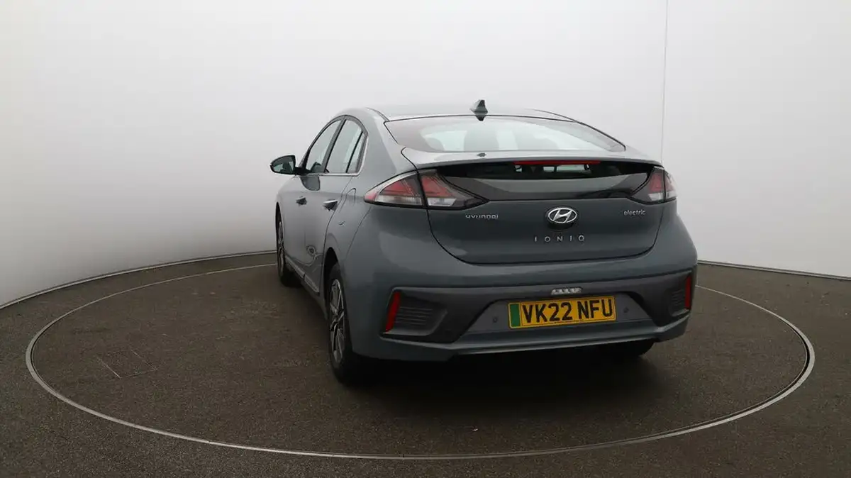 2022-hyundai-ioniq-e-premium-electric-big-52