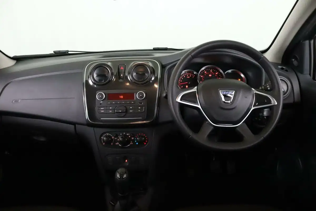 2020-dacia-sandero-10-sce-essential-big-13