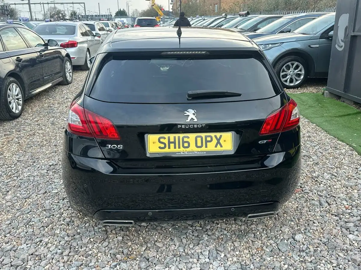 2016-peugeot-308-20-bluehdi-gt-eat6-big-8