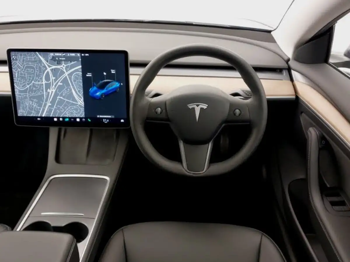 2021-tesla-model-3-e-long-range-awd-big-6