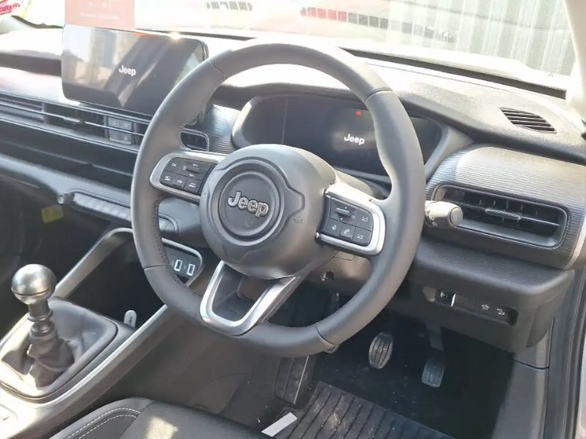 2025-jeep-avenger-12-gse-altitude-big-10
