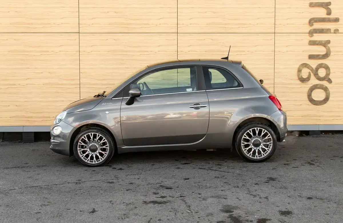 2022-fiat-500-10-dolcevita-big-12