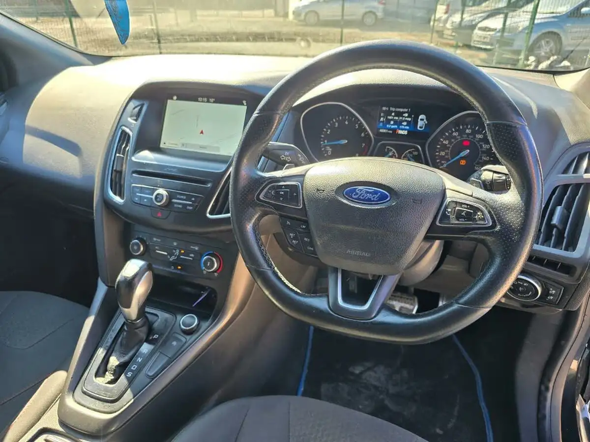 2017-ford-focus-10t-st-line-125ps-hatchback-auto-big-45