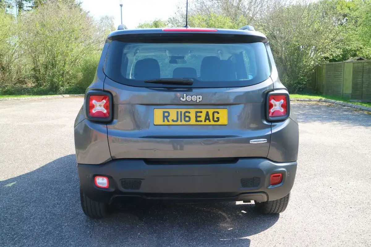 2016-jeep-renegade-14-multiair-ii-longitude-big-8