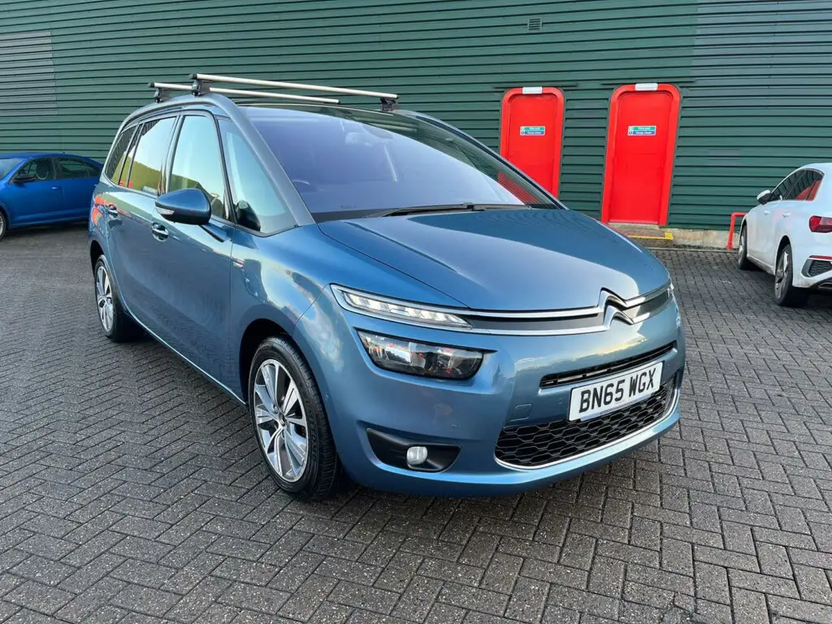 2015-citroen-grand-c4-picasso-16bluehdi-exclusive-eat6-big-0