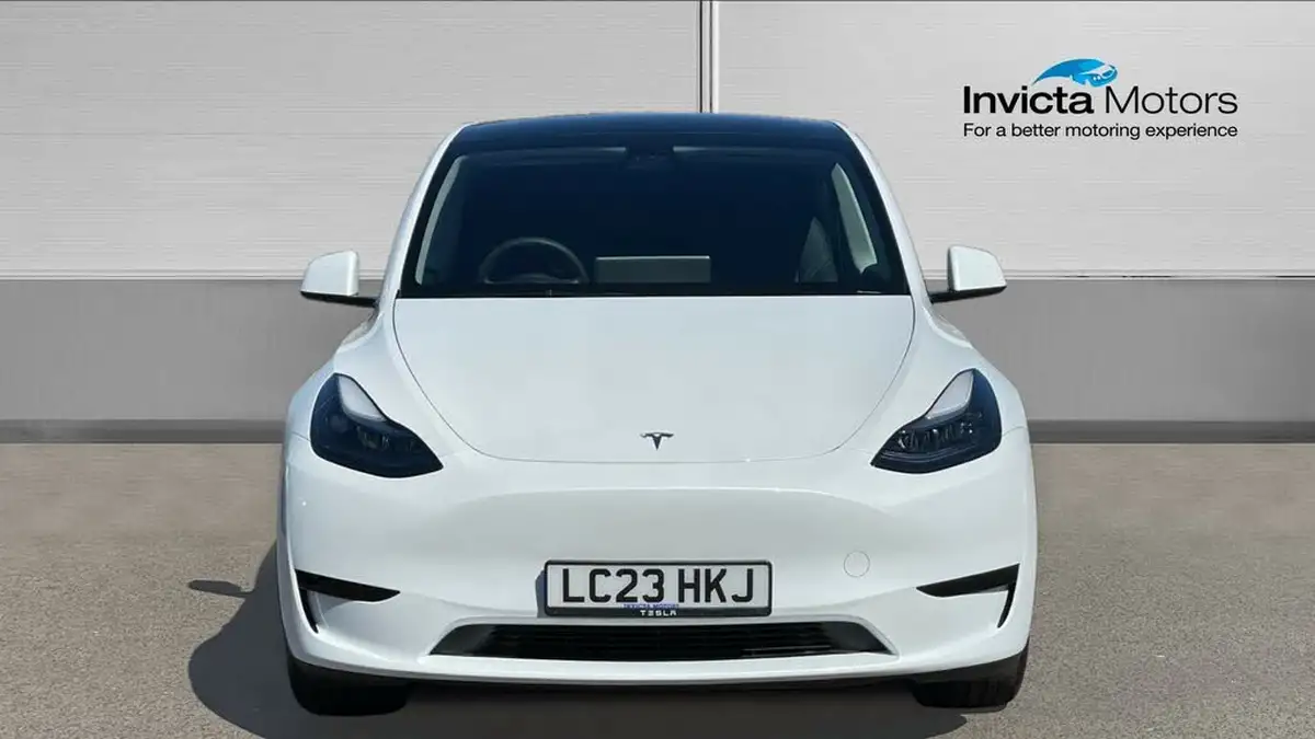 2023-tesla-model-y-e-rwd-big-7