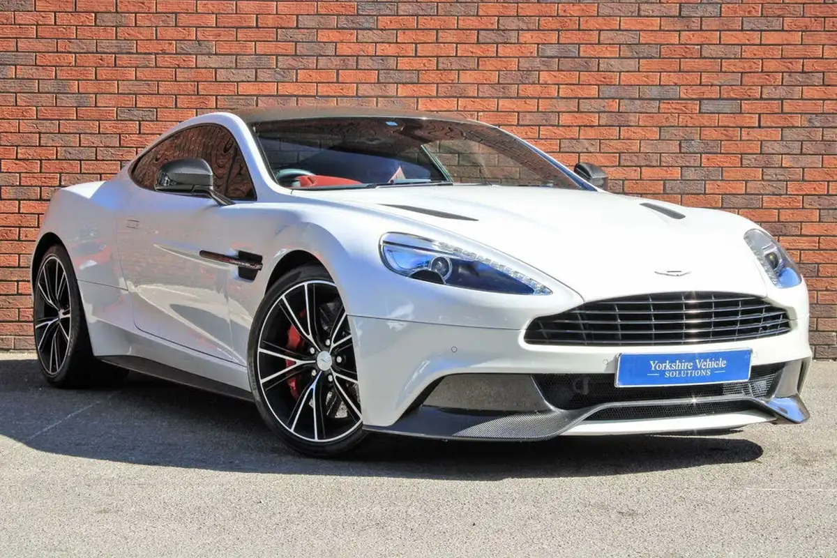 2013-aston-martin-vanquish-59-big-0