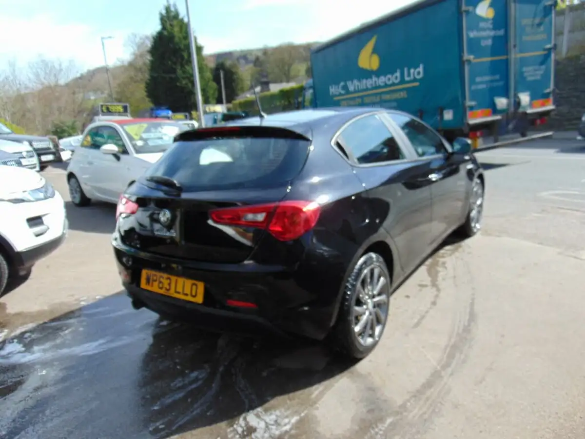 2013-alfa-romeo-giulietta-16td-collezione-big-3