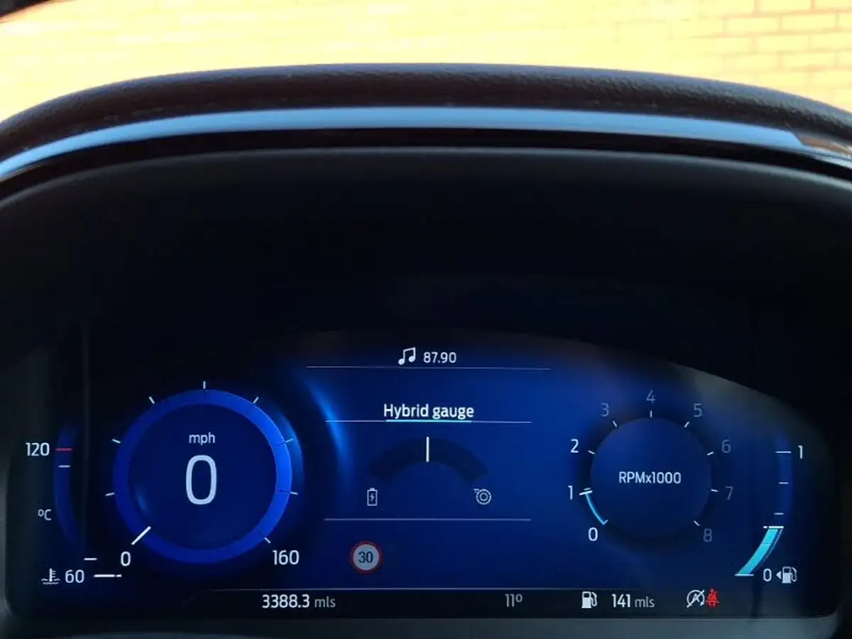 2022-ford-fiesta-10t-titanium-x-125ps-hybrid-mhev-big-18