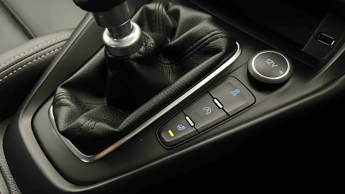 2015-ford-focus-20t-st3-hatchback-big-46