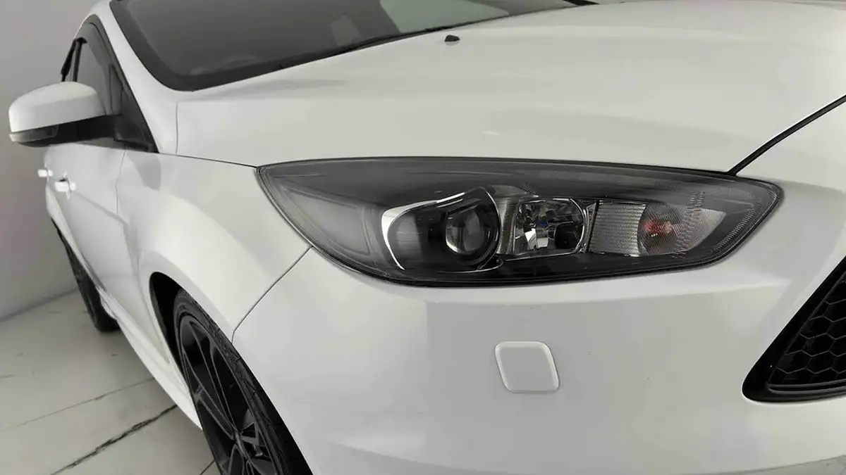 2015-ford-focus-20t-st3-hatchback-big-22
