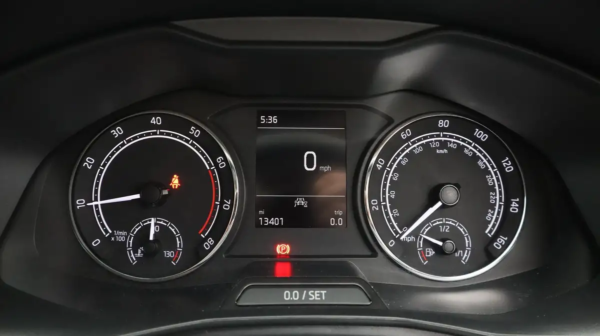 2020-skoda-scala-10-tsi-se-115ps-big-10