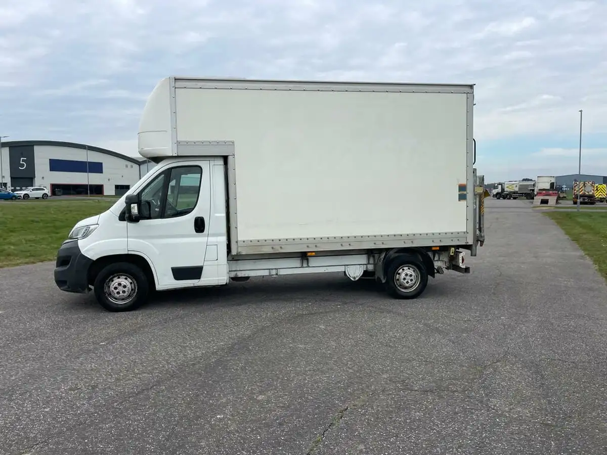 2015-citroen-relay-22td-35-l3-130-luton-big-56