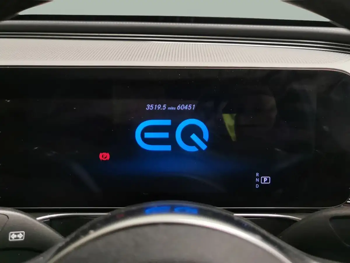 2021-mercedes-benz-eqc-e-eqc-400-amg-line-big-21