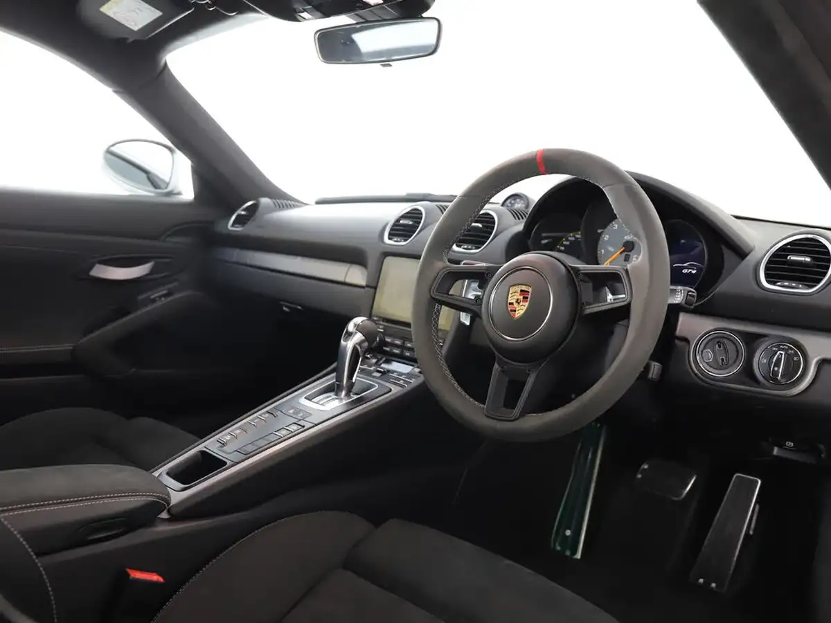 2022-porsche-cayman-718-40-cayman-gt4-pdk-big-10