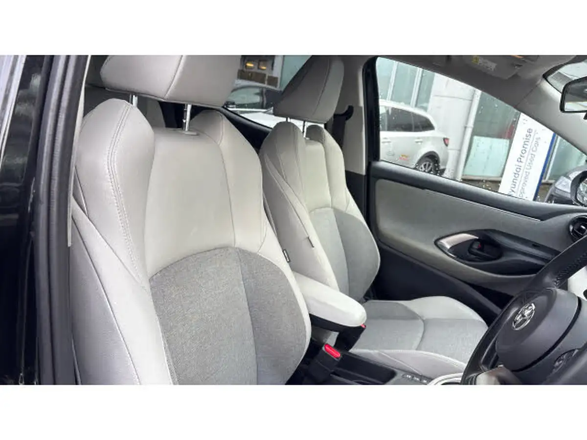 2022-toyota-yaris-15-vvt-i-excel-big-59