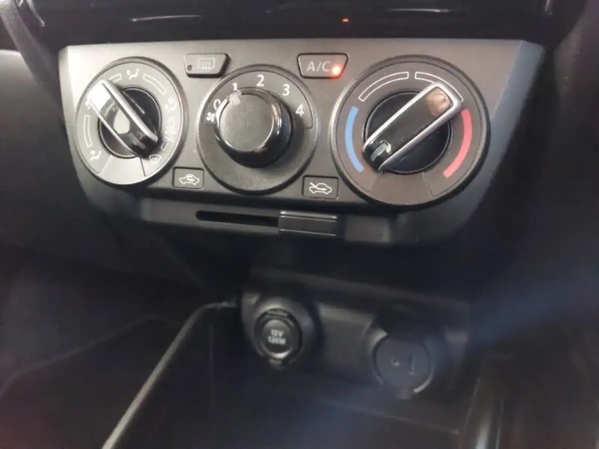 2017-suzuki-swift-10-boosterjet-sz-t-big-14