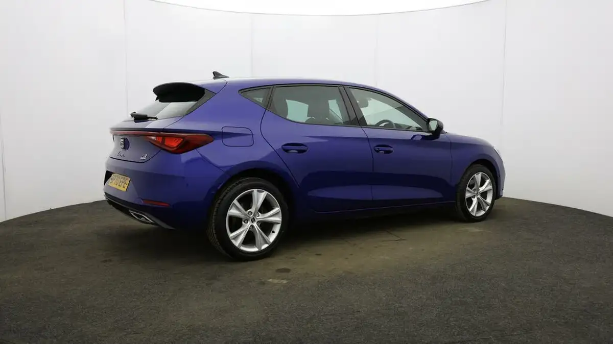 2020-seat-leon-14-e-hybrid-fr-hatchback-big-6