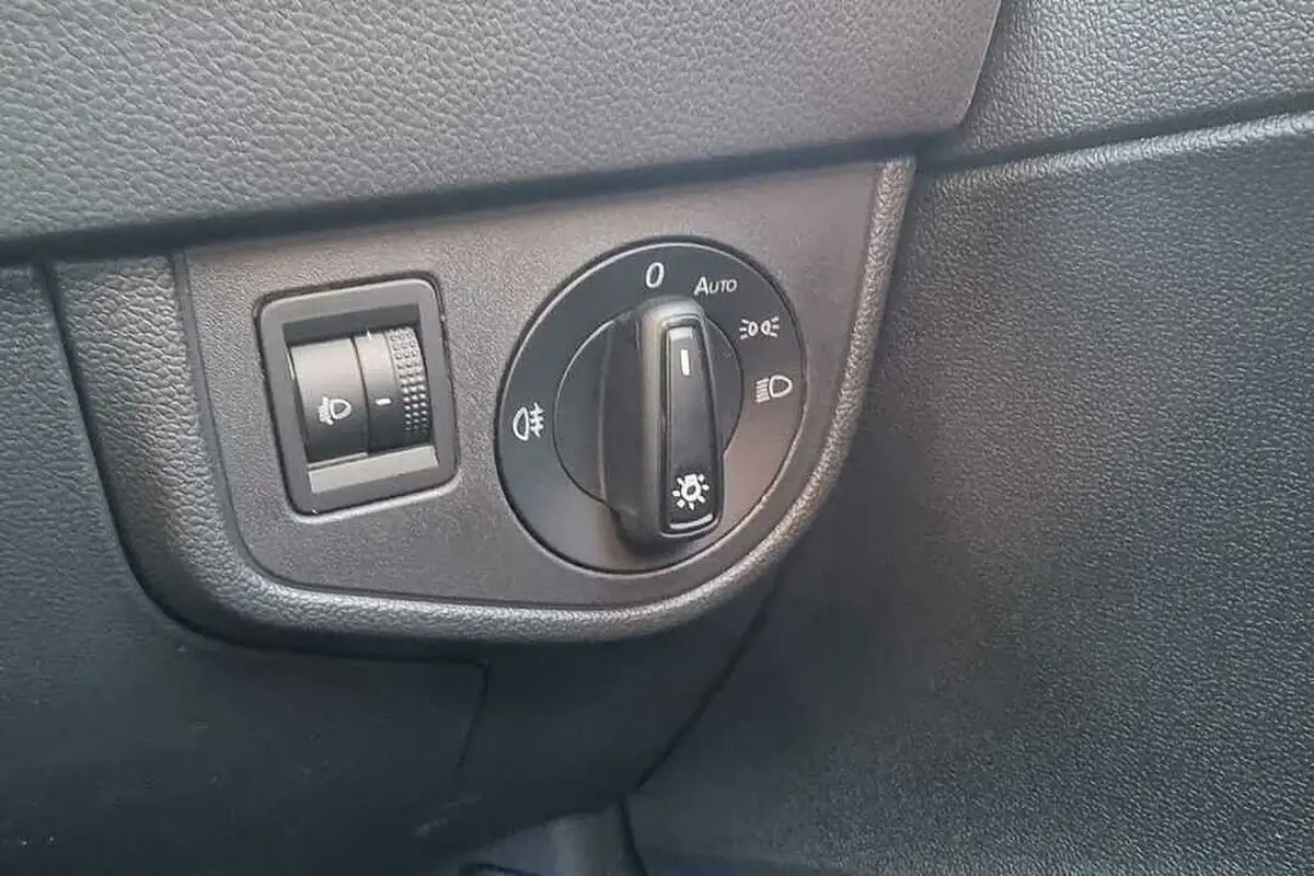 2022-volkswagen-polo-10-tsi-life-dsg-big-25
