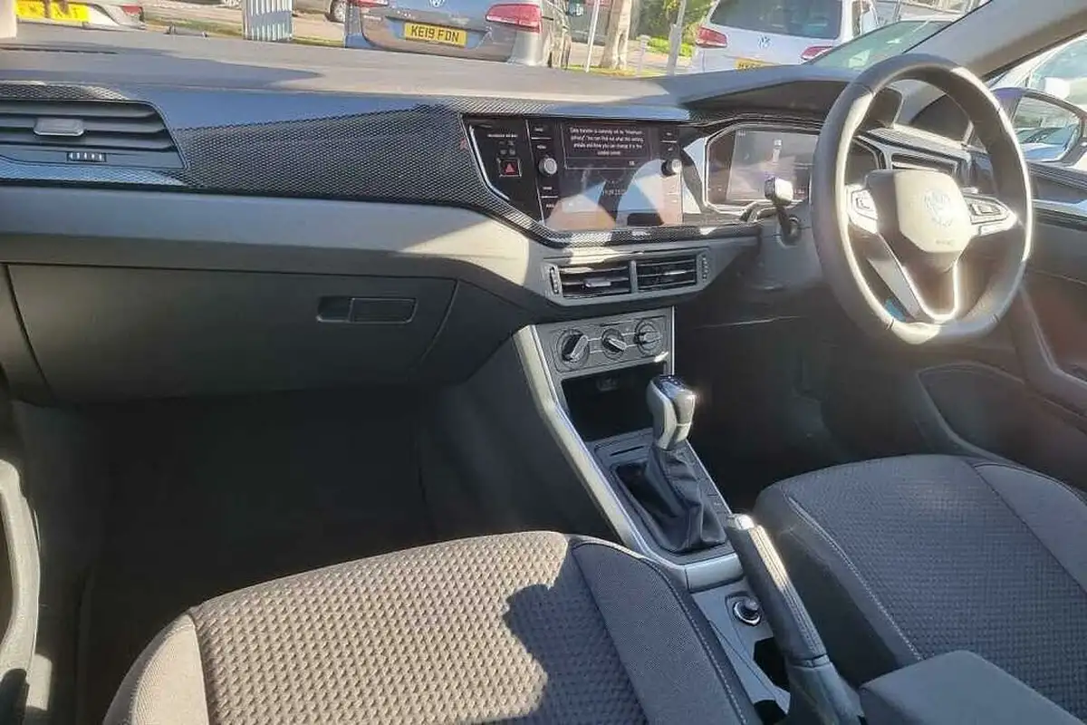 2022-volkswagen-polo-10-tsi-life-dsg-big-1