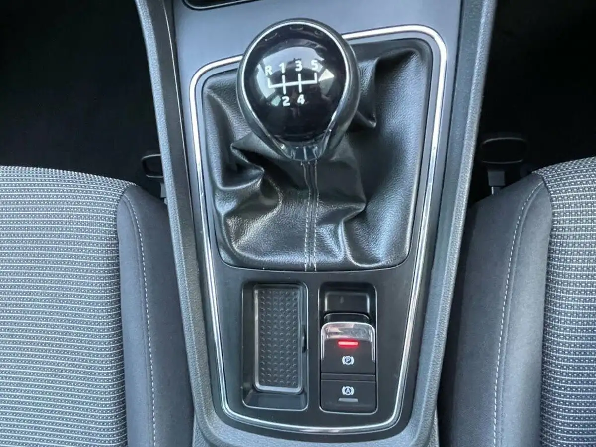 2019-seat-leon-16tdi-se-dynamic-ss-estate-big-21