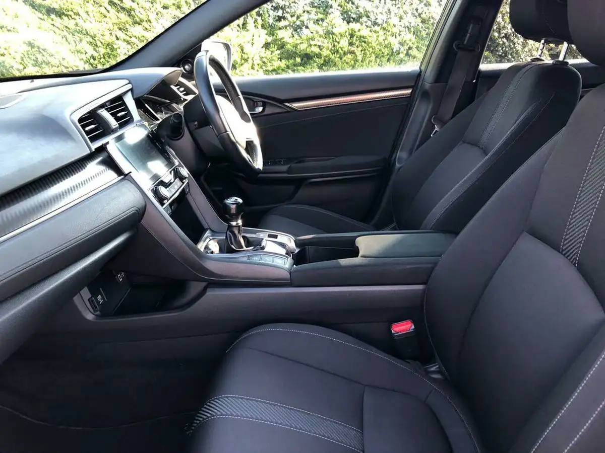 2019-honda-civic-15-vtec-turbo-sport-plus-ss-big-68