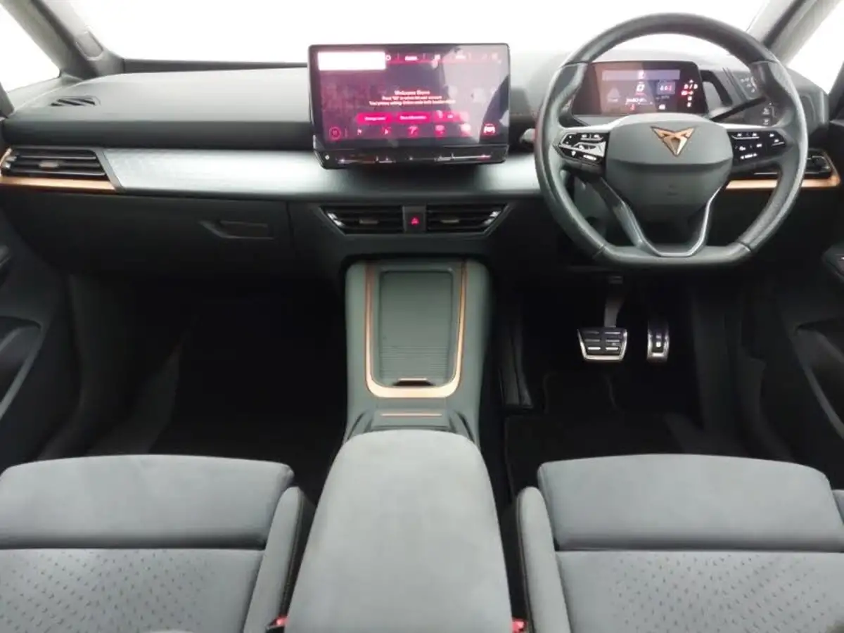 2022-cupra-born-e-v3-204ps-58kwh-big-2