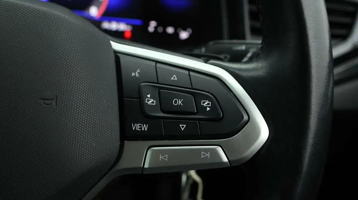 2024-volkswagen-polo-10-tsi-life-dsg-big-21